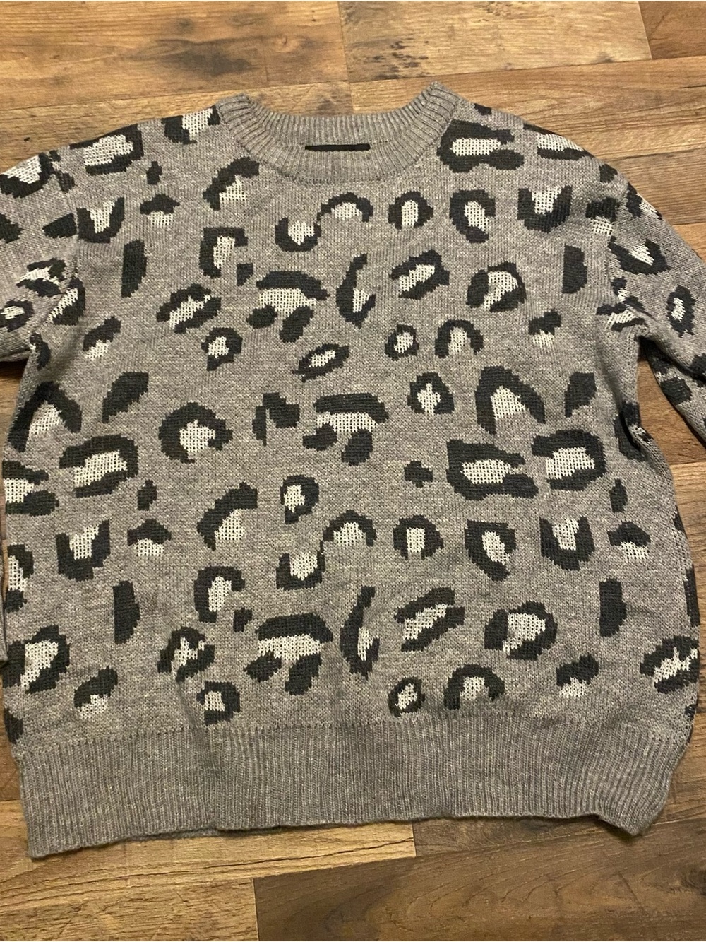 Kendall & Kylie Gray Leopard Crewneck Sweater